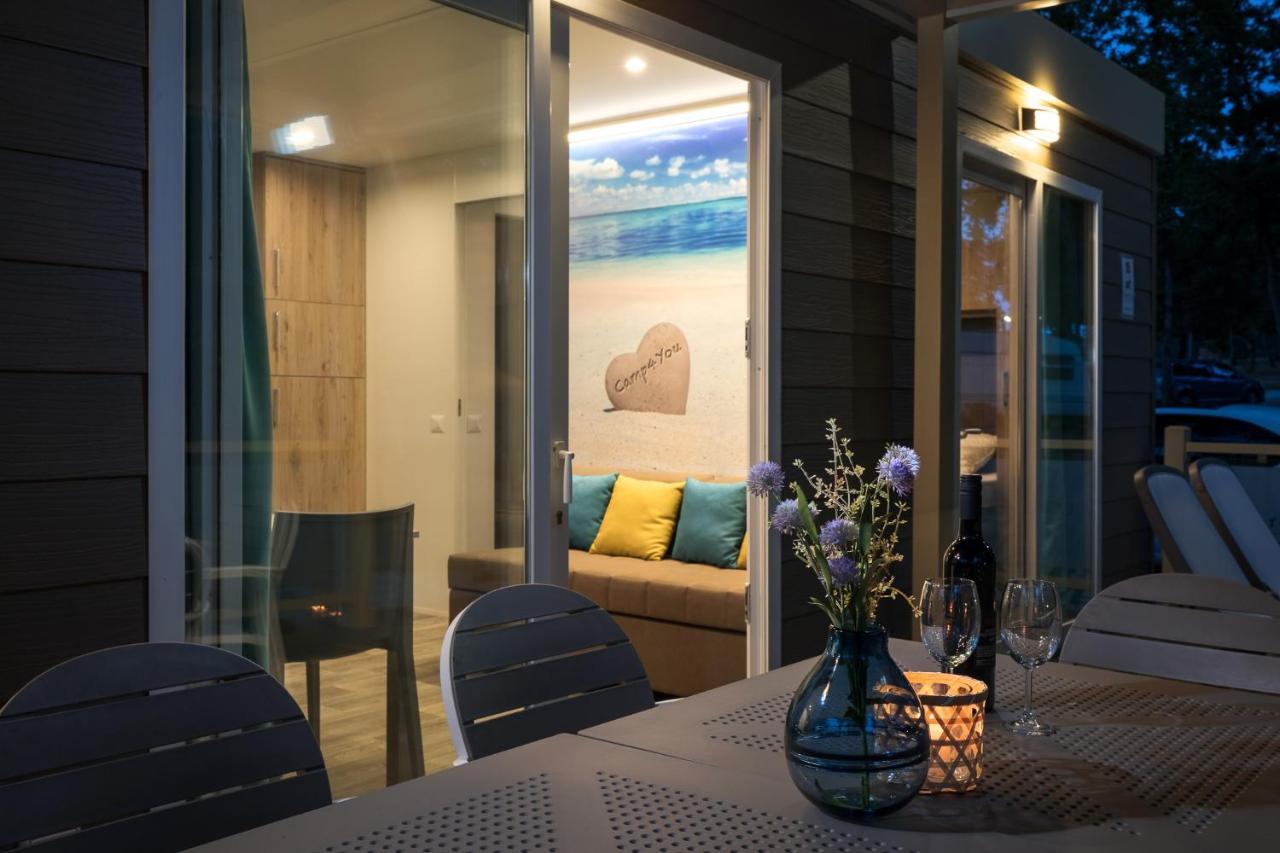 Mobile Homes Premium Relax Park Umag By Camp4You Karigador Eksteriør bilde