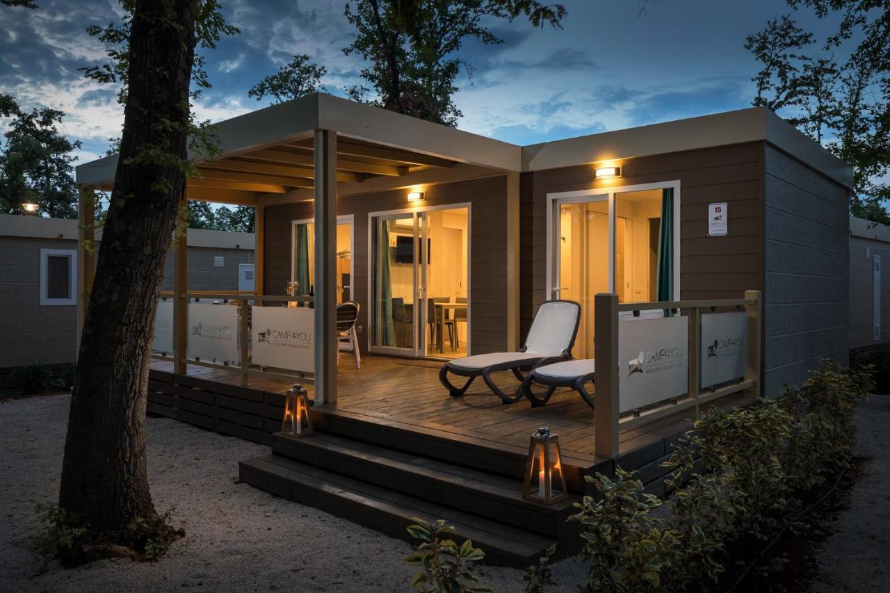 Mobile Homes Premium Relax Park Umag By Camp4You Karigador Eksteriør bilde